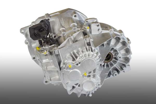 Getriebe Volvo V70 2.4 D5 Diesel 6-Gang 666R-7002-BC